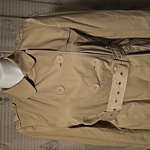 Beige Coat - Picture 4 of 16